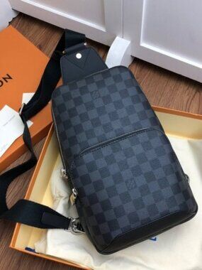 LV Men's Avenue Sling Bag N41719